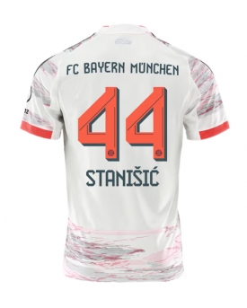 Billige Fotballdrakt Bayern Munich Josip Stanisic #44 Replika Bortedrakt 2025-26 Kortermet Billige Fotballdrakt Bayern Munich Josip Stanisic #44 Replika Bortedrakt 2025-26 Kortermet